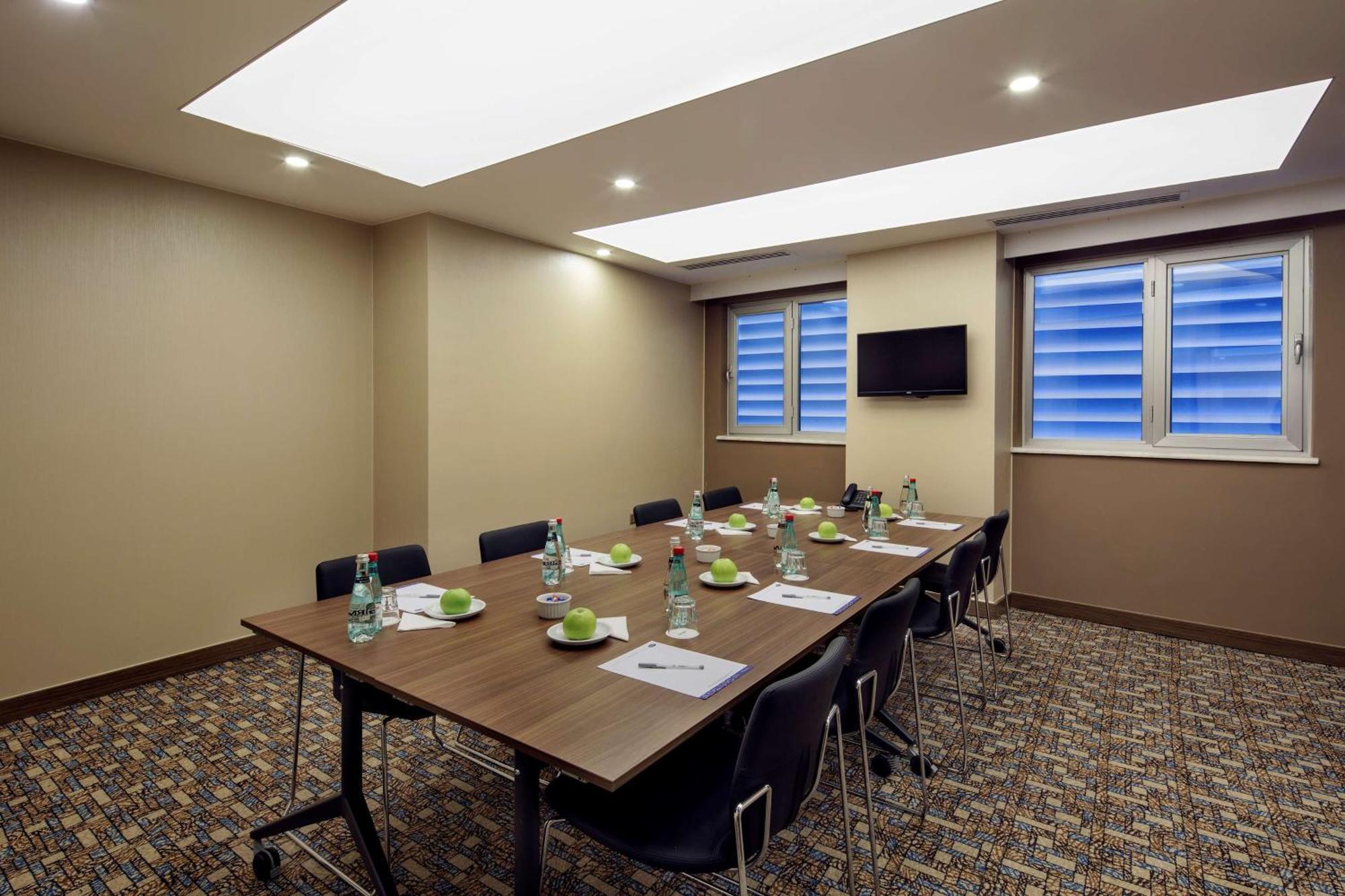 Hotel Hampton By Hilton Gaziantep Exterior foto